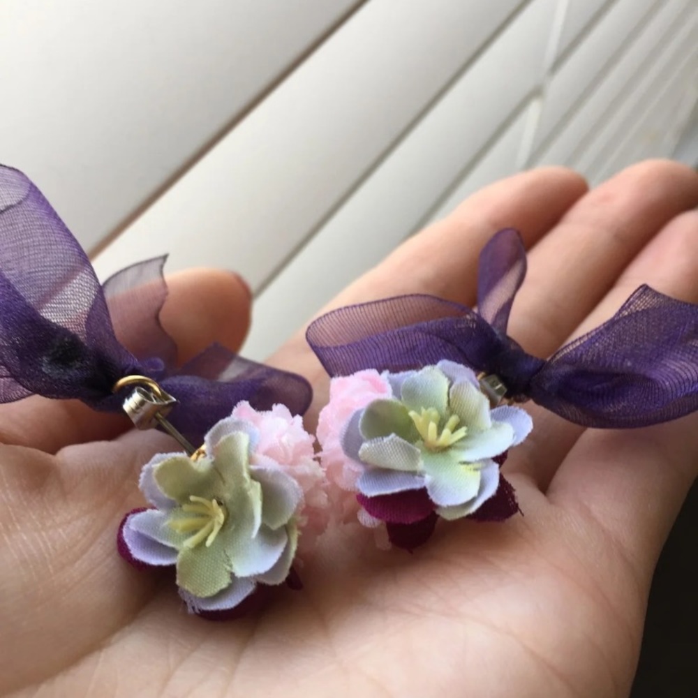 Delicate floral earrings